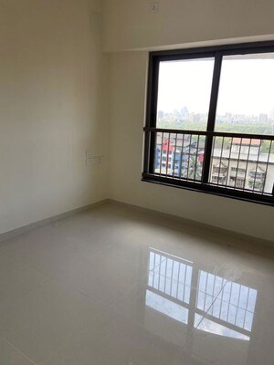 Room in 3 BHK Apartment at Runwal Nirvana, Parel – for Rent