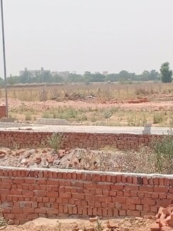 Plot For Sale in U I T