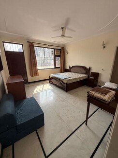 3 BHK Builder Floor For Rent in Sector 81