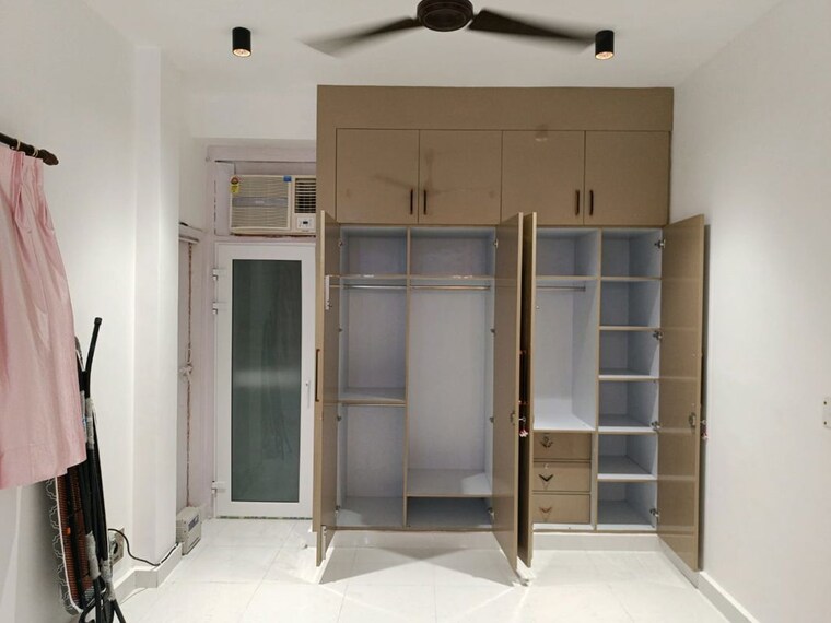 Bathroom, sector 81 3 Bedroom 800 Sq.Ft. Builder Floor In Sector 81 Gurgaon 10407003