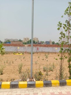 Plot For Sale in U I T