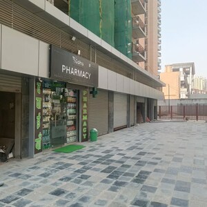  Shop For Rent in Shri Radha Aqua Garden, Sector 16b Greater Noida