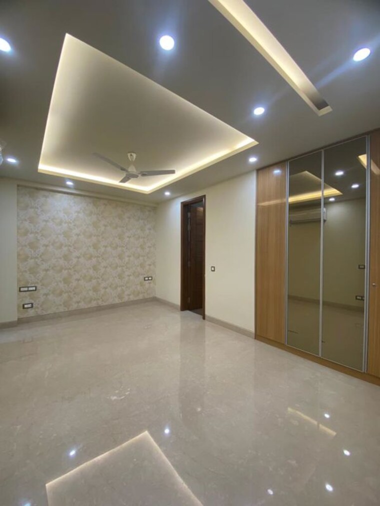 Room, dlf phase i 4 Bedroom 3000 Sq.Ft. Builder Floor In Dlf Phase I Gurgaon 10407012