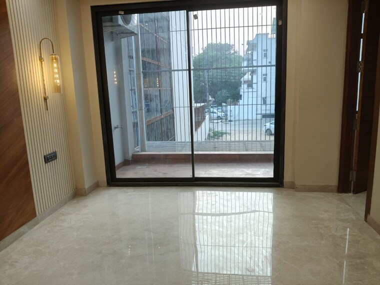 Room, dlf phase i 4 Bedroom 3000 Sq.Ft. Builder Floor In Dlf Phase I Gurgaon 10407012