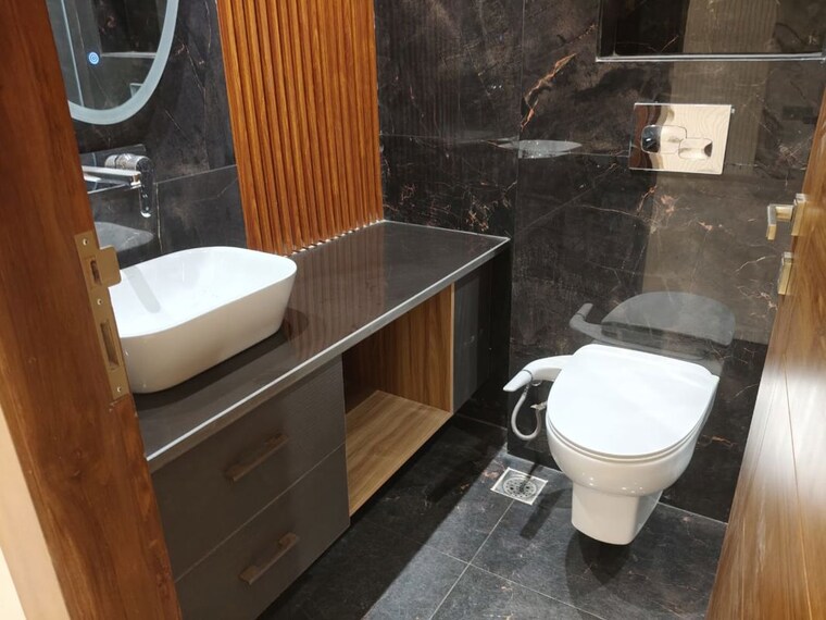 Bathroom, dlf phase i 4 Bedroom 3000 Sq.Ft. Builder Floor In Dlf Phase I Gurgaon 10407012