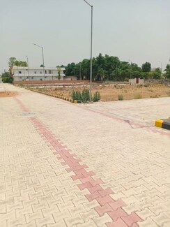 Plot For Sale in U I T