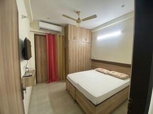 Bedroom in 2 BHK Builder Floor at Sector 43 – for Rent