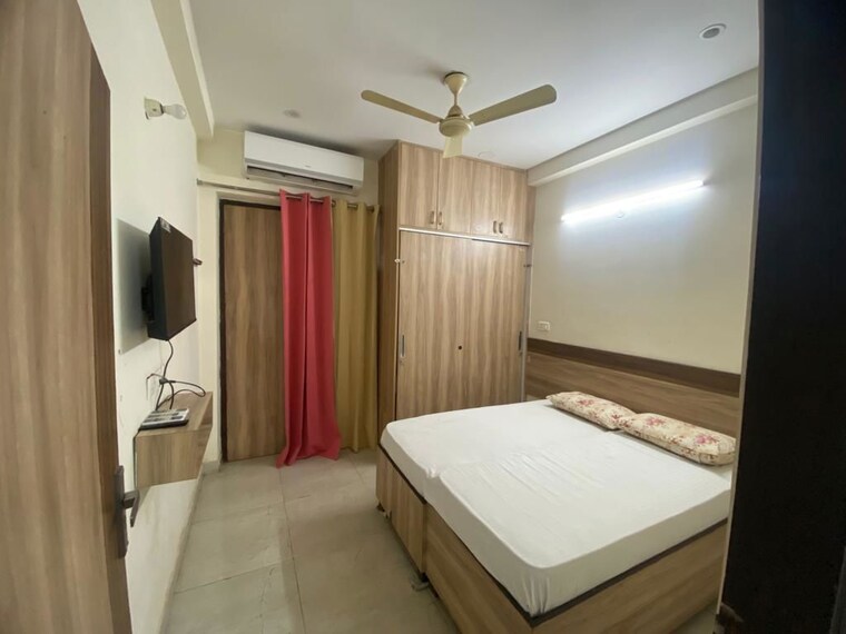 Bedroom, sector 43 2 Bedroom 2000 Sq.Ft. Builder Floor In Sector 43 Gurgaon 10407052