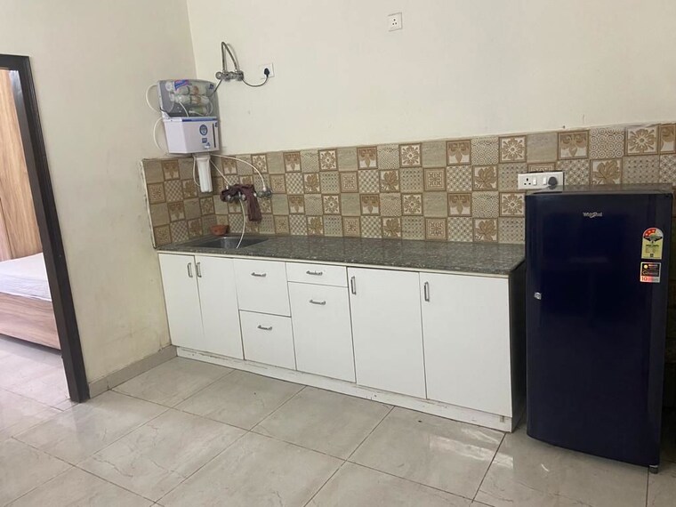 Kitchen, sector 43 2 Bedroom 2000 Sq.Ft. Builder Floor In Sector 43 Gurgaon 10407052