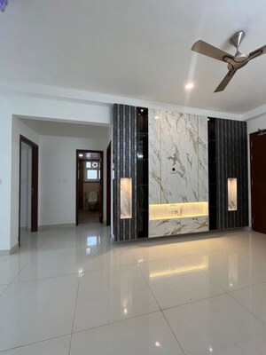 Room in 2 BHK Apartment at Prestige High Fields Phase II, Gachibowli – for Rent