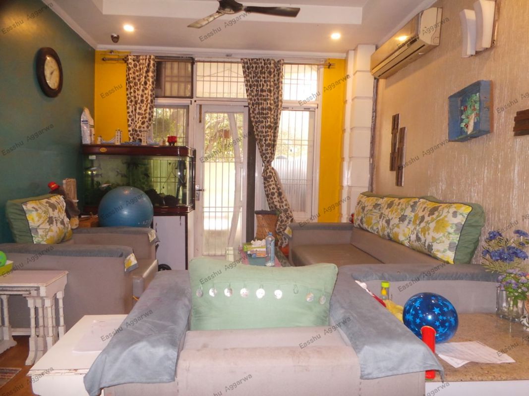 3 BHK Builder Floor For Sale in Chittaranjan Park