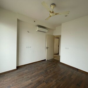 Room in 4 BHK Apartment at Conscient Heritage Max, Sector 102 – for Rent