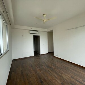 Room in 4 BHK Apartment at Conscient Heritage Max, Sector 102 – for Rent