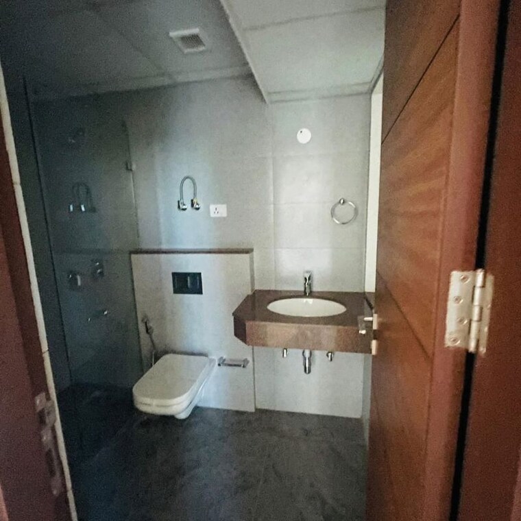 Bathroom, godrej-meridien 3 Bedroom 2002 Sq.Ft. Apartment In Mohammad Heri Village Gurgaon 10407101