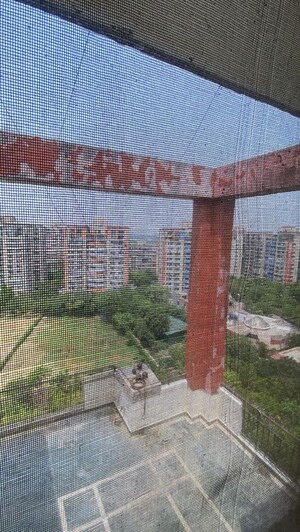 4 BHK Penthouse – Garden View at AWHO Twin Towers PH4, Omega I Greater Noida - for Rent