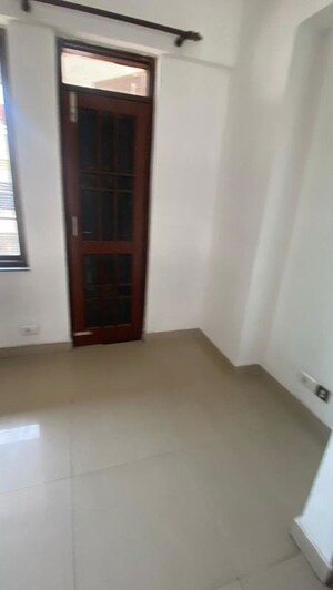 Room in 4 BHK Penthouse at AWHO Twin Towers PH4, Omega I Greater Noida – for Rent