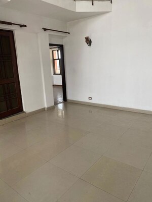 Room in 4 BHK Penthouse at AWHO Twin Towers PH4, Omega I Greater Noida – for Rent