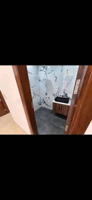 Furnished Amenities in 3 BHK Builder Floor at Shiv Nagar – for Sale