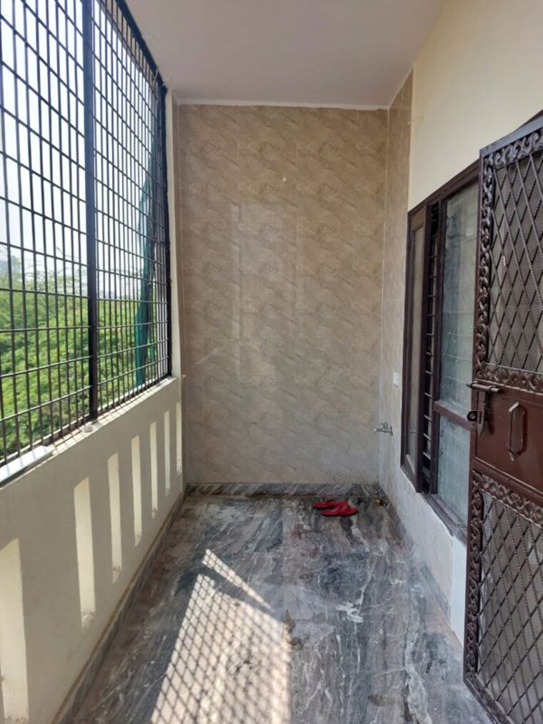 Balcony, green fields colony 3 Bedroom 1650 Sq.Ft. Builder Floor In Green Fields Colony Faridabad 10407110