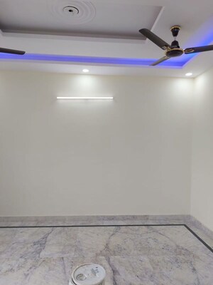 Room in 3 BHK Builder Floor at Green Fields Colony – for Rent
