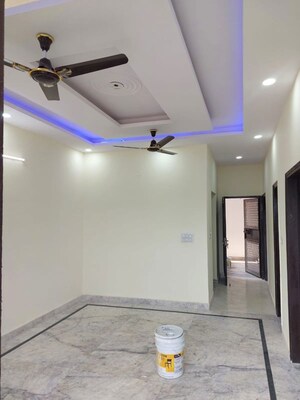 Room in 3 BHK Builder Floor at Green Fields Colony – for Rent