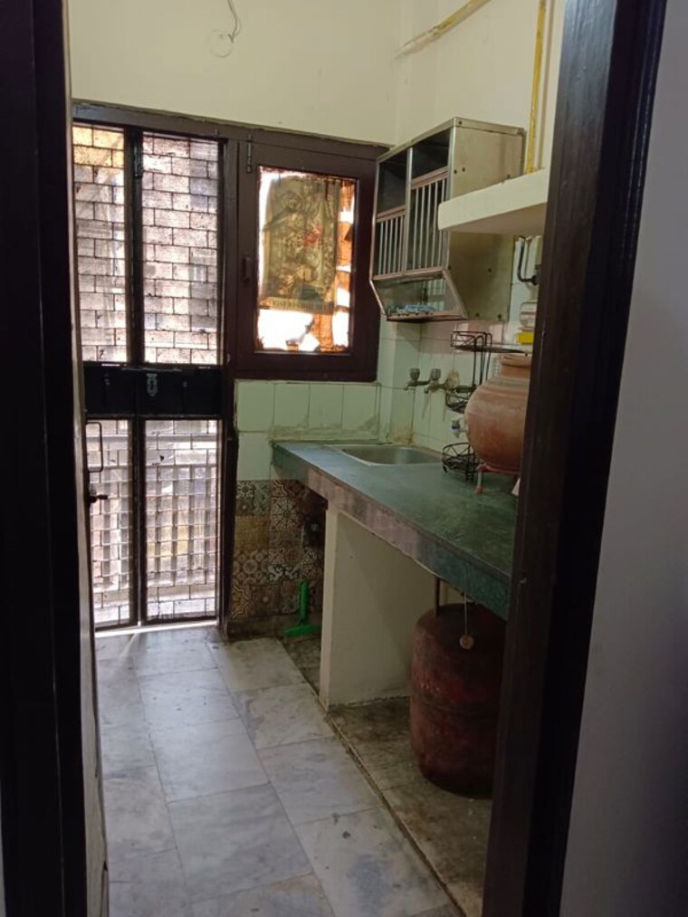 Kitchen, lajpat nagar 4 1 RK 300 Sq.Ft. Builder Floor In Lajpat Nagar 4 Delhi 10407158