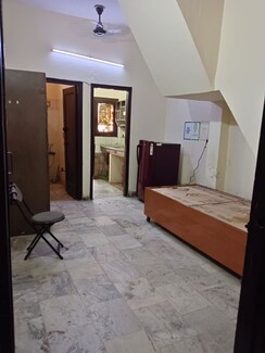 1 RkBuilder Floor For Rent in Lajpat Nagar 4