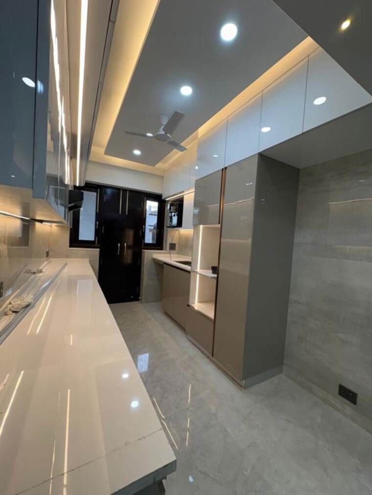 Kitchen, sector 31 3 Bedroom 2500 Sq.Ft. Builder Floor In Sector 31 Gurgaon 10407172