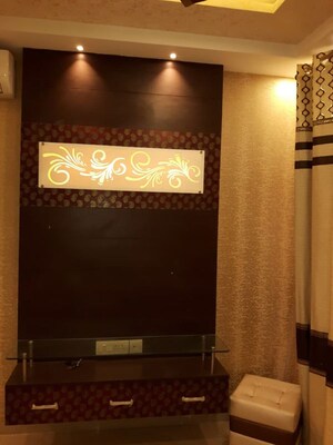 Furnished Amenities in 3 BHK Apartment at Parsvnath Planet, Gomti Nagar – for Rent