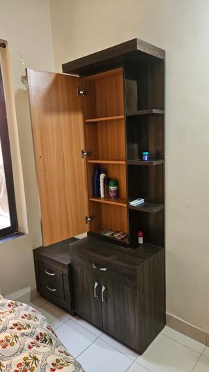 Room in 1 BHK Apartment at K Raheja Vihar, Powai – for Rent