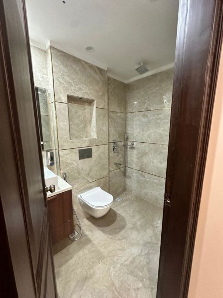 Bathroom, anand niketan 4 Bedroom 4600 Sq.Ft. Apartment In Anand Niketan Delhi 10407199