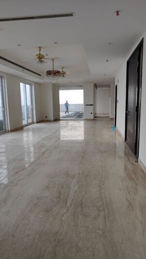 5 BHK Penthouse For Rent in Mahindra Luminare, Sector 59