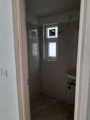Bathroom in 4 BHK Apartment at Bptp Park Floors I, Sector 77 – for Rent