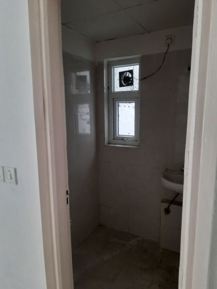 Bathroom, bptp-park-floors-i 4 Bedroom 1510 Sq.Ft. Apartment In Sector 77 Faridabad 10407206