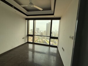 Room in 4 BHK Apartment at Lodha Trump Tower, Worli – for Rent
