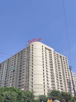 2.5 BHK + Study Room Apartment For Rent in MCC Signature Heights