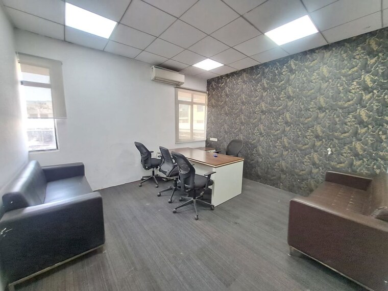 Living Room, sector 63 Commercial Office Space 7000 Sq.Ft. In Sector 63 Noida 10407220