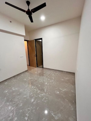 Room in 1 BHK Apartment at LnT Veridian, Powai – for Rent