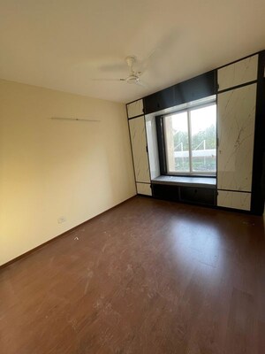 Room in 3 BHK Apartment at 3C Orris Greenopolis, Sector 89 – for Rent