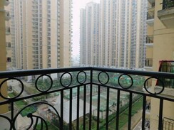 3 BHK + Basement,Store Room Apartment For Rent in Prateek Grand City