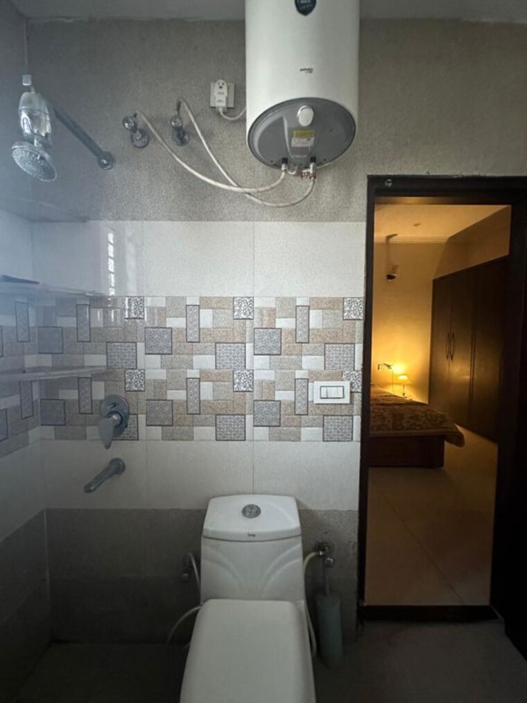 Bathroom, gmada-eco-city 2 Bedroom 200 Sq.Yd. Independent House In North Mullanpur Chandigarh 10407371