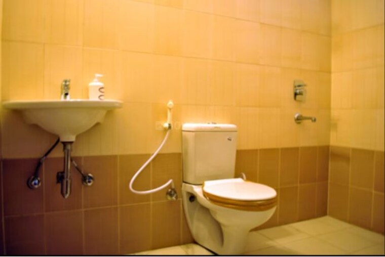 Bathroom, stellar-jeevan 2.5 Bedroom 1193 Sq.Ft. Apartment In Sector 1 Greater Noida Greater Noida 10407349