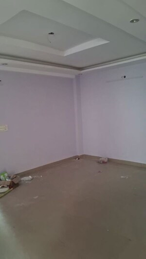 Room in 3 BHK Apartment at Krishna Sagar Colony – for Rent