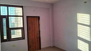 Room in 3 BHK Apartment at Krishna Sagar Colony – for Rent