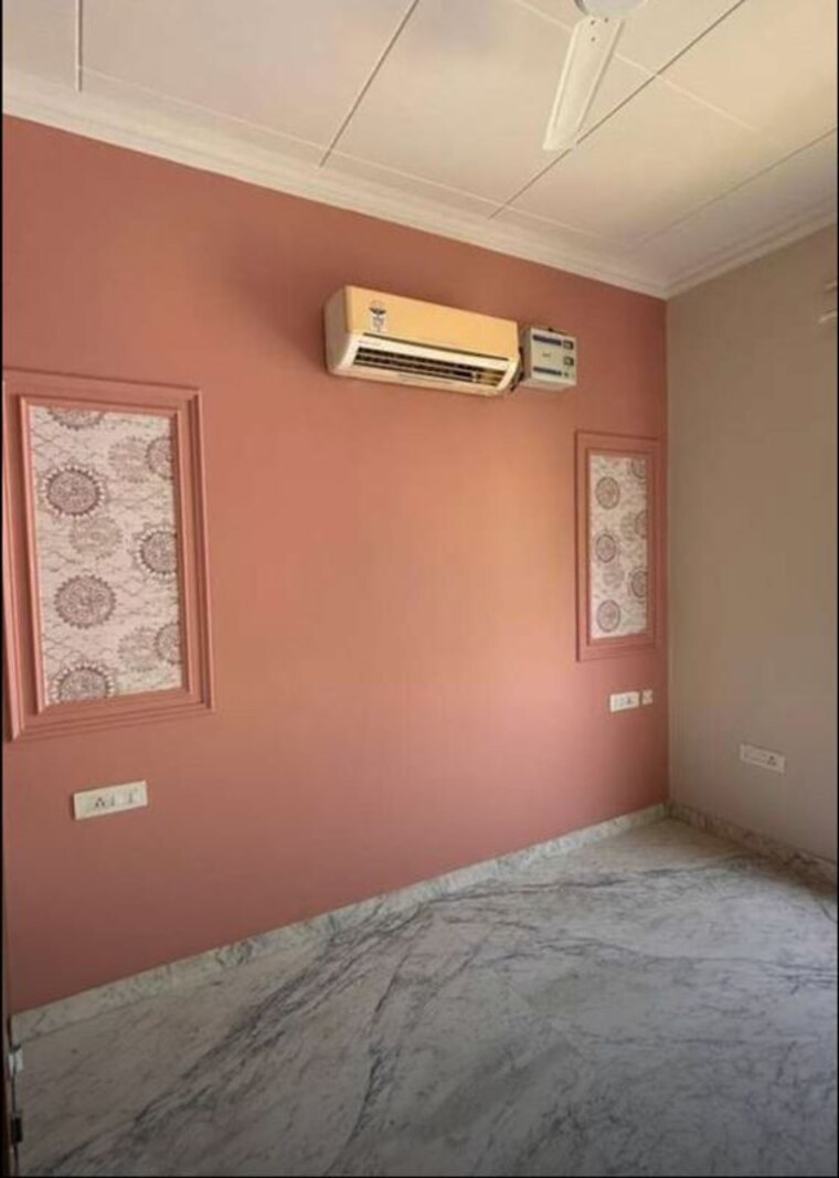 Room, sector 37 4 Bedroom 2600 Sq.Ft. Builder Floor In Sector 37 Chandigarh 10407399