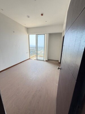 Room in 3 BHK Apartment at Prateek Grand City, Siddharth Vihar – for Rent