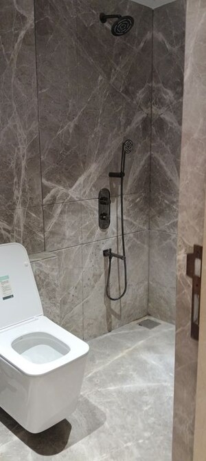 Bathroom in 3 BHK Apartment at Gurukrupa Alaknanda, Vile Parle West – for Sale