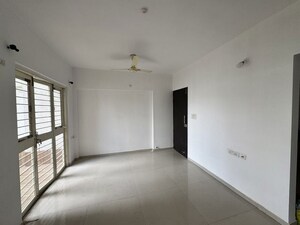 Room in 2 BHK Apartment at Sukhwani Sepia Phase 2, Tathawade – for Rent