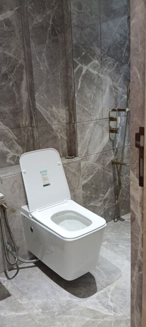 Bathroom in 3 BHK Apartment at Gurukrupa Alaknanda, Vile Parle West – for Rent