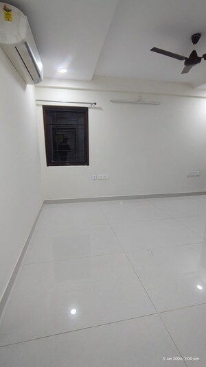 Furnished Amenities in 3 BHK Apartment at MTI The Fountain Head, Gachibowli – for Rent